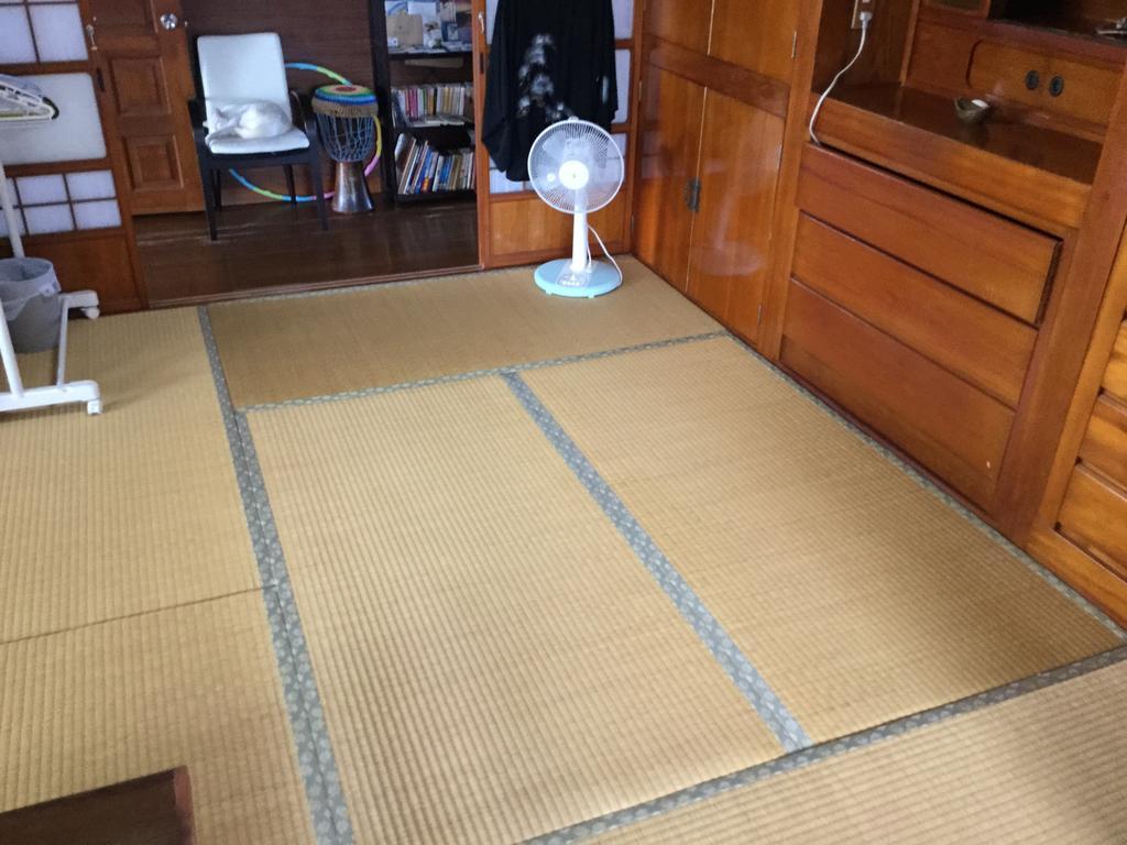Hostal Yado Ari Itoman Habitación foto